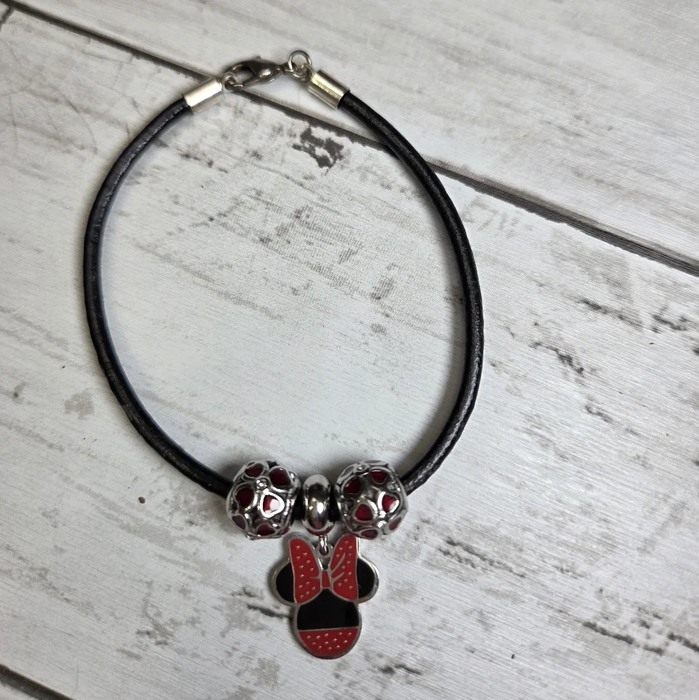 Black and Red Bow Charm Bracelet
